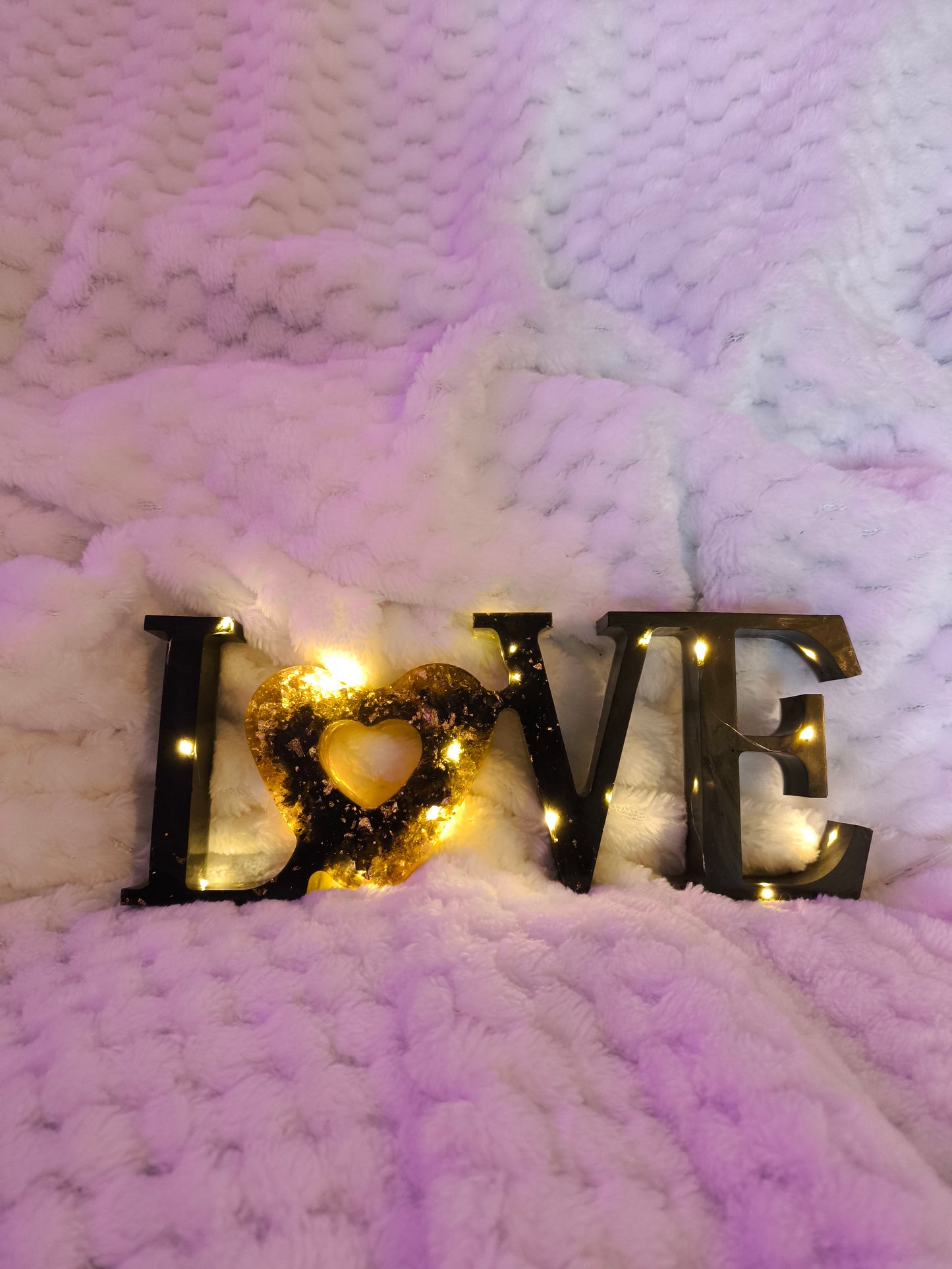 Lampe LOVE noir et or lumineuse artisanale - L'art à part