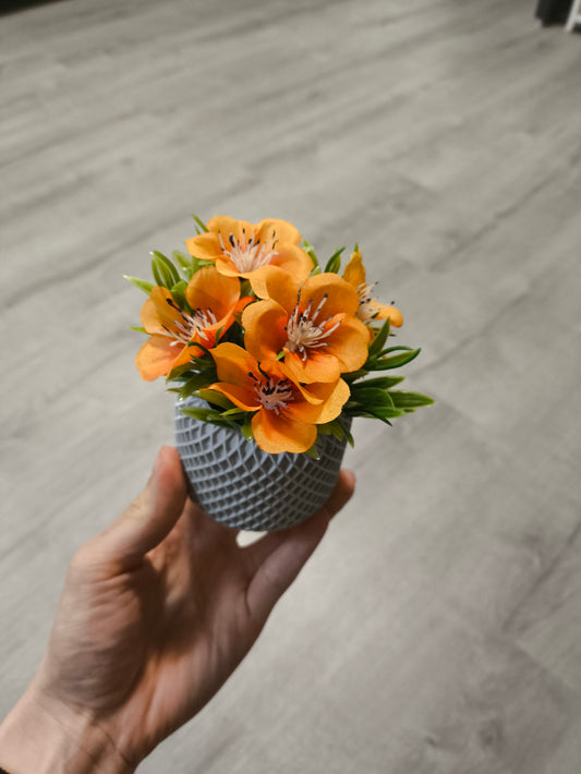 Pot en jesmonite avec sa Fleur offerte - L'art à part